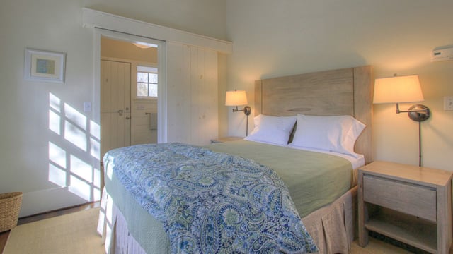 Exquisite Farmhouse in Sagaponack, photo 23 of 30