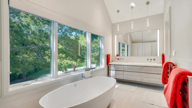 Beautifully Renovated Sagaponack South Near the Ocean, photo 21 of 33