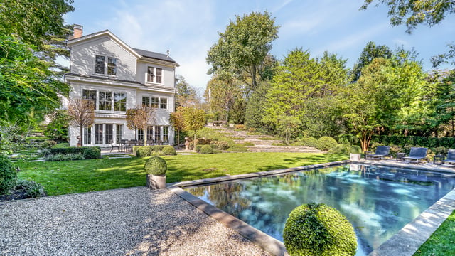 Sag Harbor Village Renovated Gem, photo 5 of 27