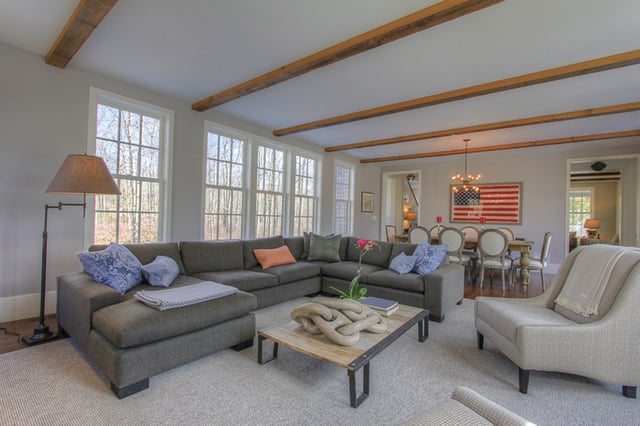 Exquisite Farmhouse in Sagaponack, photo 10 of 30
