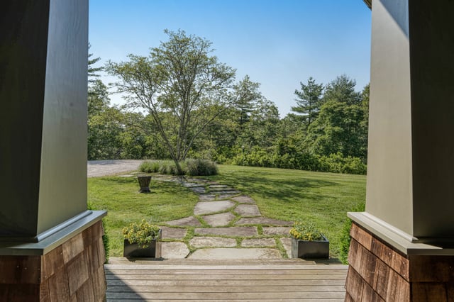 Exceedingly Stylish, Dreamy Outdoor Spaces, Year Round Rental, photo 9 of 33