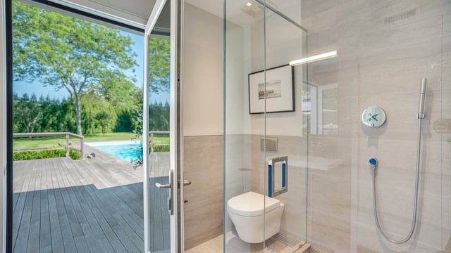 Beautifully Renovated Sagaponack South Near the Ocean, photo 28 of 33