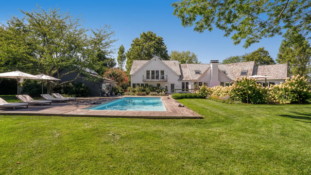 Beautifully Renovated Sagaponack South Near the Ocean, photo 5 of 33
