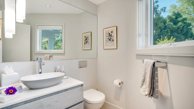 Beautifully Renovated Sagaponack South Near the Ocean, photo 29 of 33