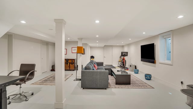 Beautifully Renovated Sagaponack South Near the Ocean, photo 30 of 33