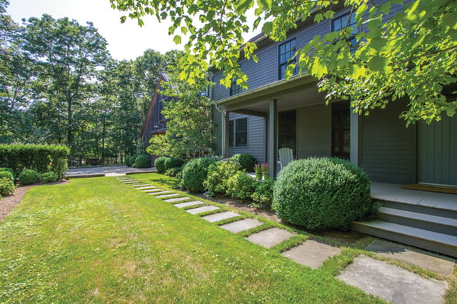 Exquisite Farmhouse in Sagaponack, photo 7 of 30