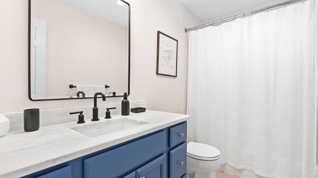 Shingled Beach House Near Long Beach, photo 10 of 13