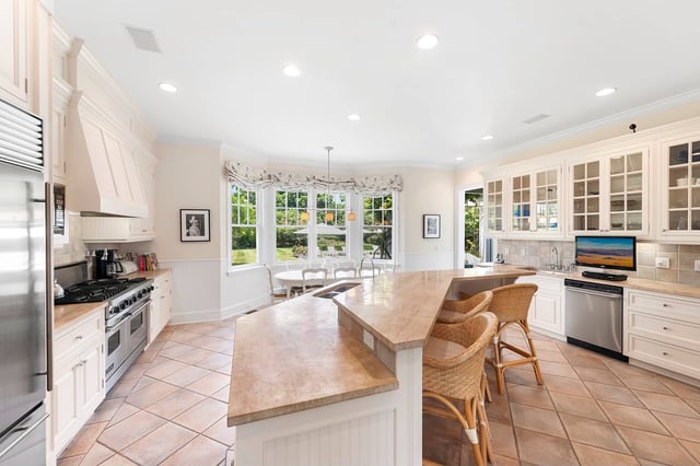 22 Sagg Pond Ct, photo 4 of 10