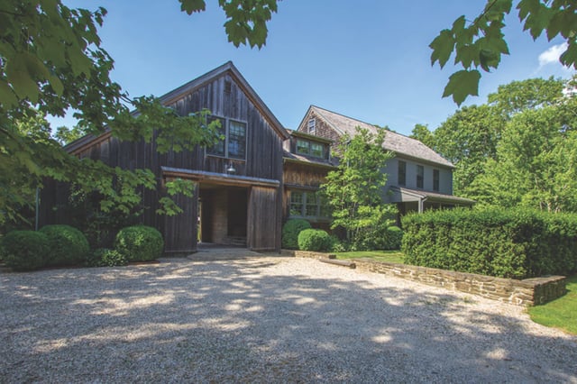 Exquisite Farmhouse in Sagaponack, photo 4 of 30