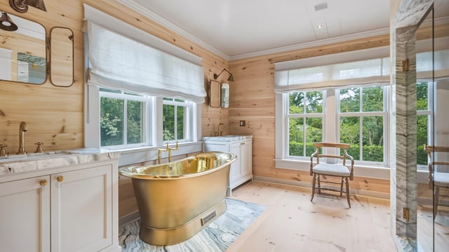 Sag Harbor Village Renovated Gem, photo 15 of 27