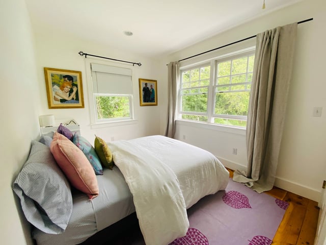 251 Meadows W, photo 16 of 24