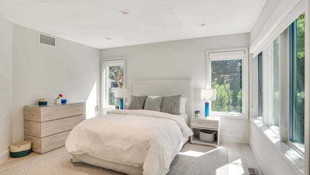 Beautifully Renovated Sagaponack South Near the Ocean, photo 25 of 33