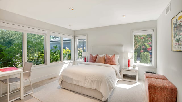 Beautifully Renovated Sagaponack South Near the Ocean, photo 23 of 33