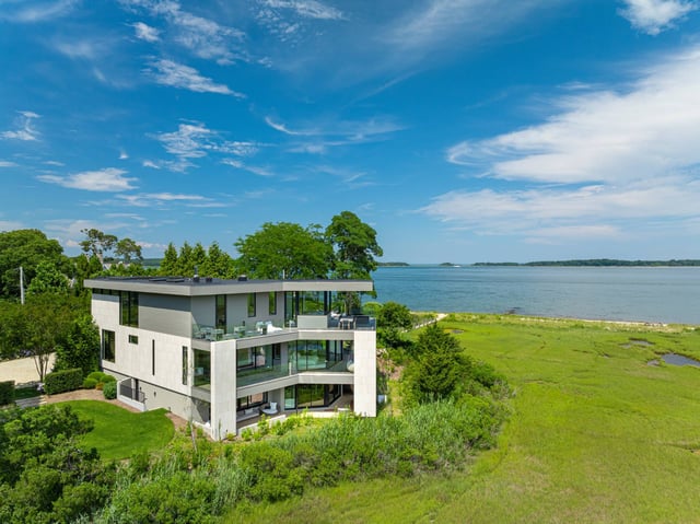 59 Mashomuck Dr, photo 42 of 49