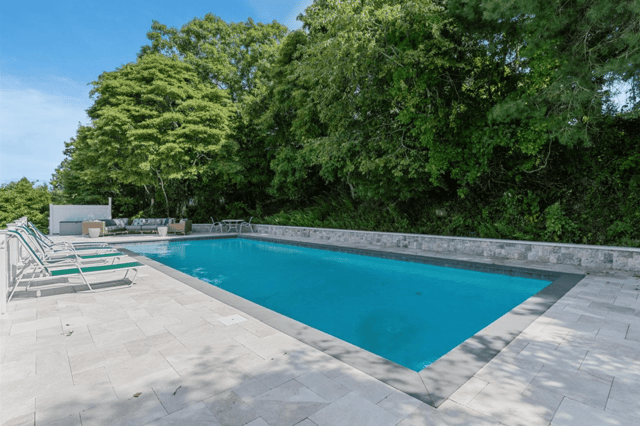 20 Underhill Drive, Southampton, photo 38 of 43