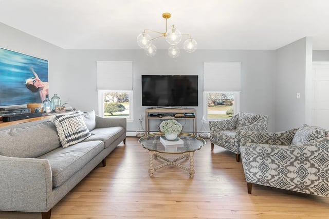 20 Underhill Drive, Southampton, photo 11 of 43