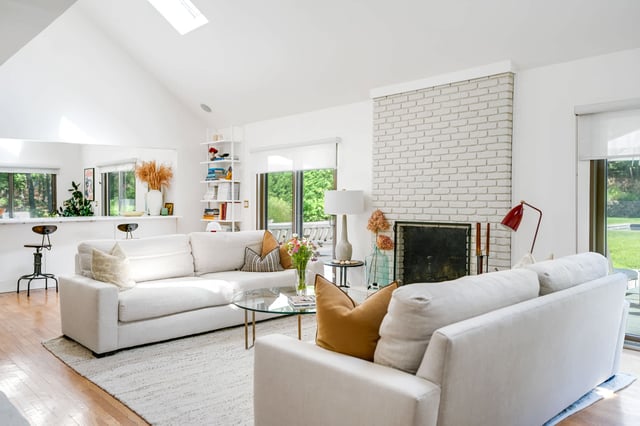 Stylishly Renovated with Stunning Outdoor Spaces, photo 7 of 22