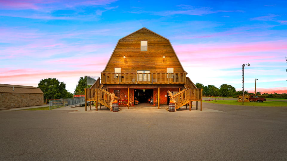 The Barn at Country Club – A Restored Treasure and Historic Event
