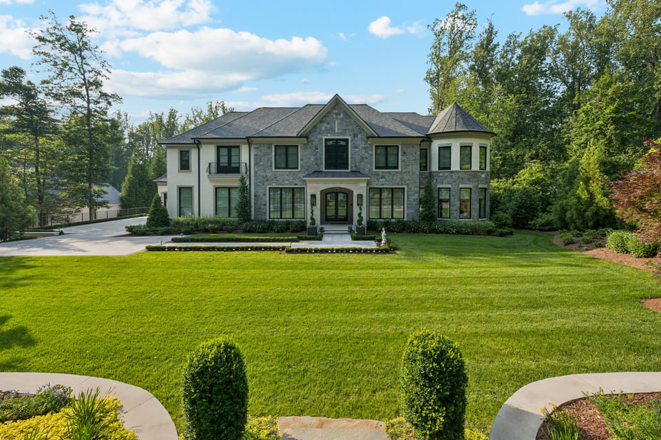 Woodside Estates | Neighborhood Guide | Winthrop At Knolewood in McLean, VA