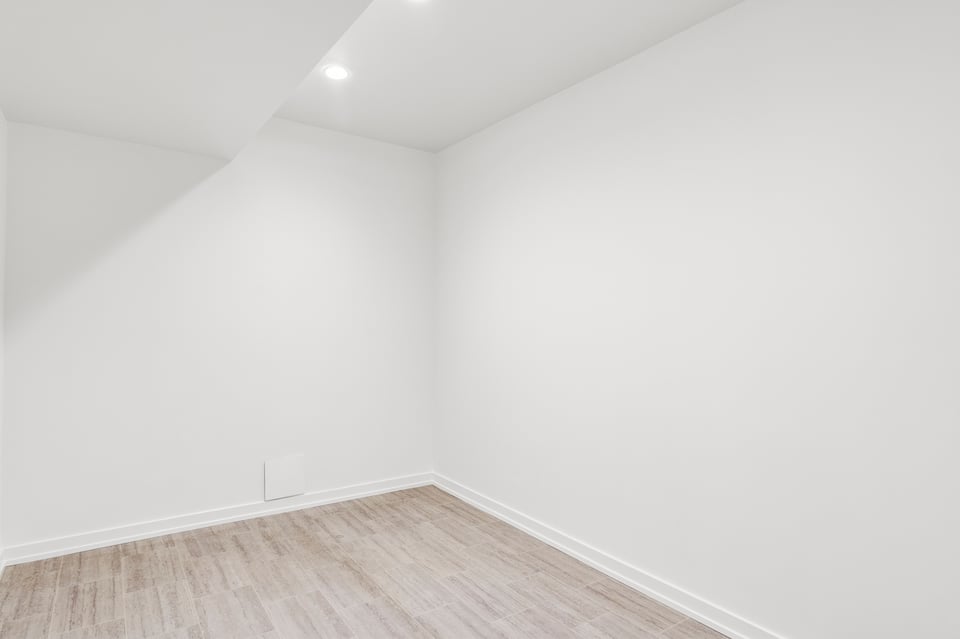 1305 Oak Court