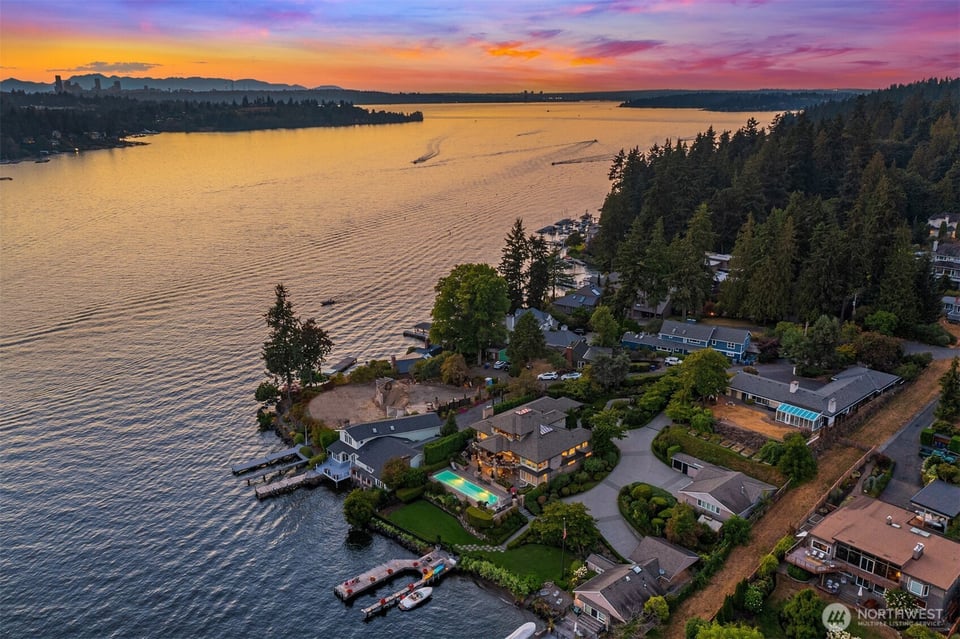 Lake Washington waterfront homes near Bellevue, Washington
