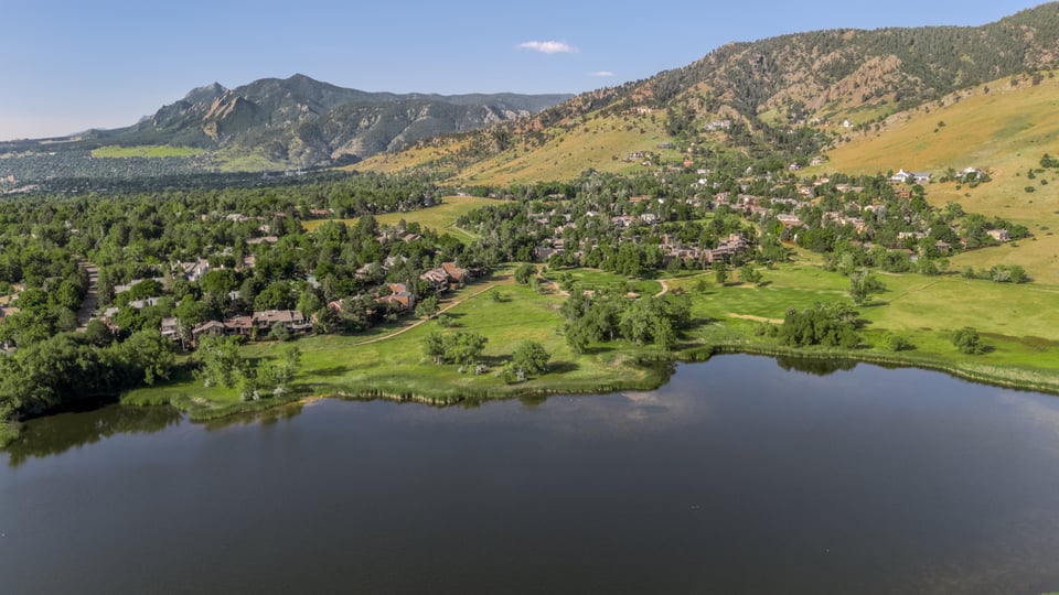 3865 Newport Lane