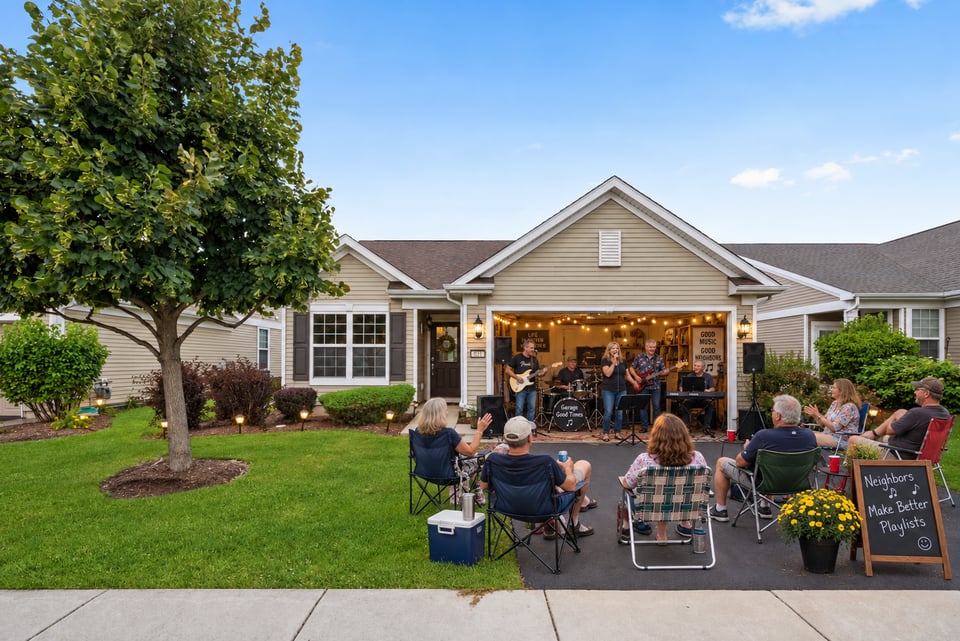Shorewood Glen residents playing music together