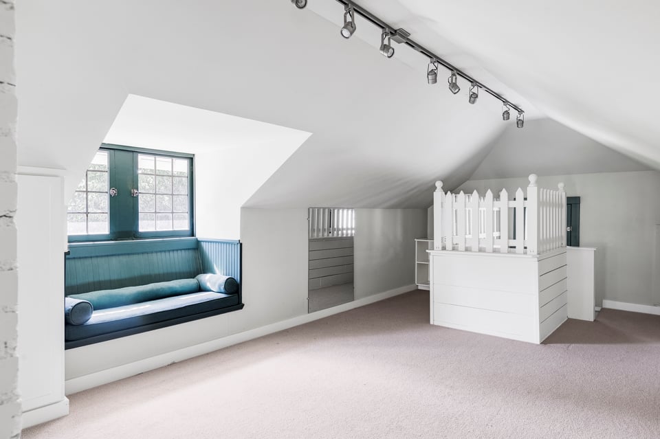 2424 4th Street