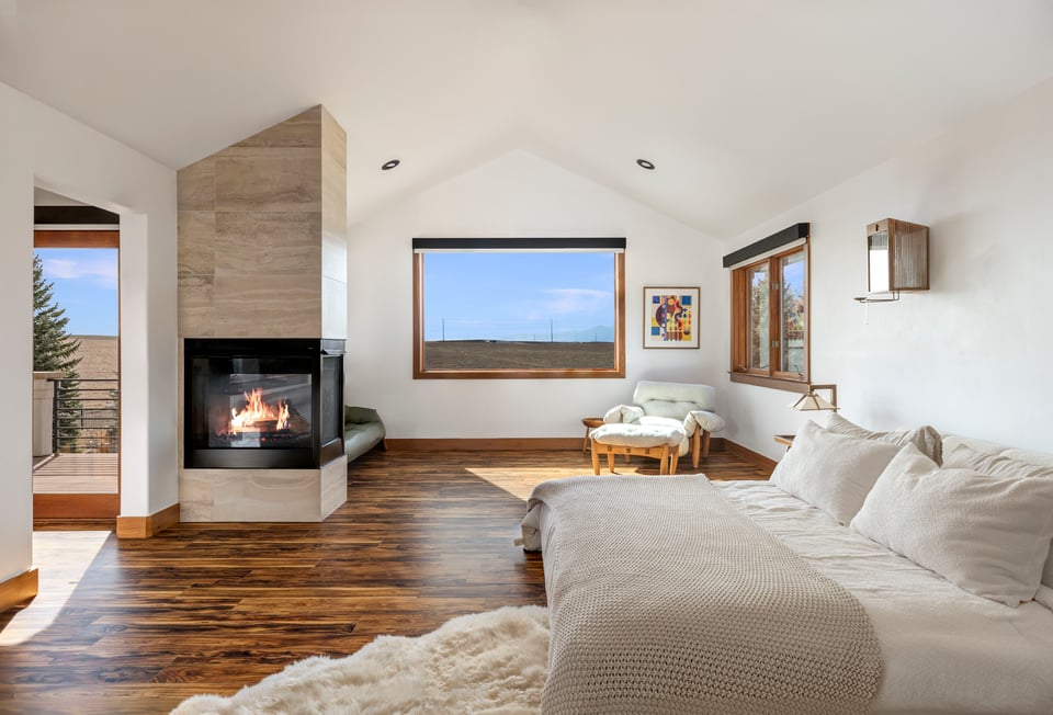 8906 Little Raven Trail