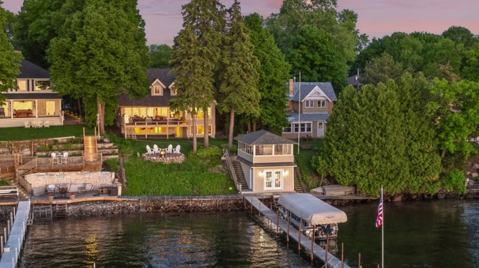 19820 Lakeview Ave, Deephaven | John Adams Real Estate
