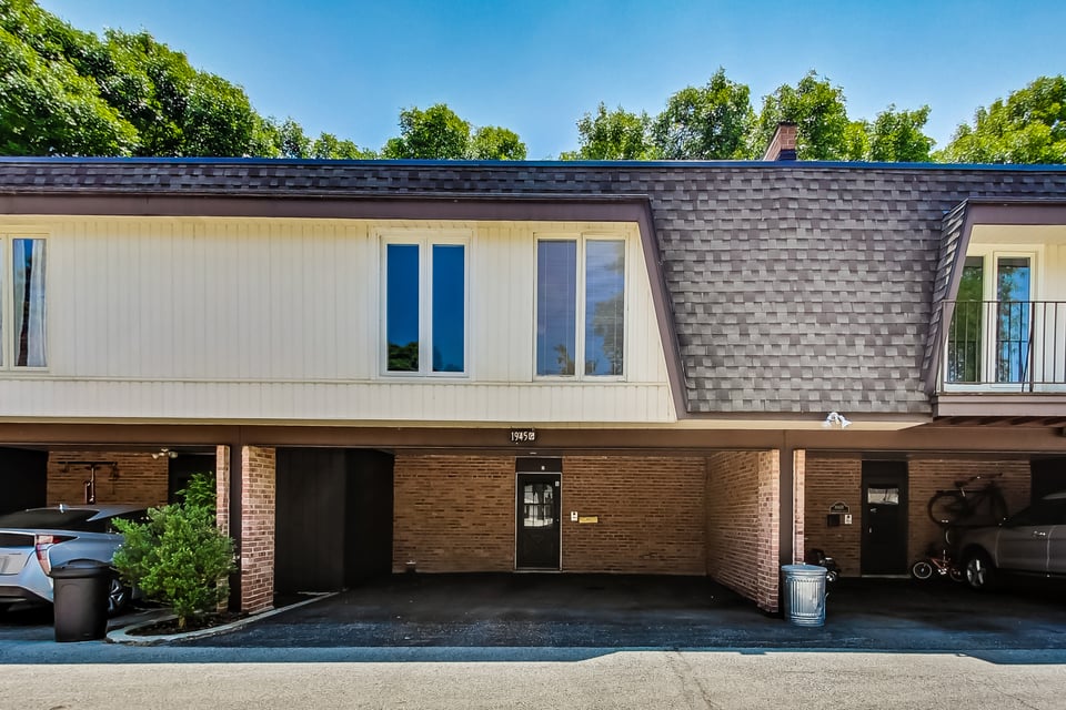 testimonial headshot