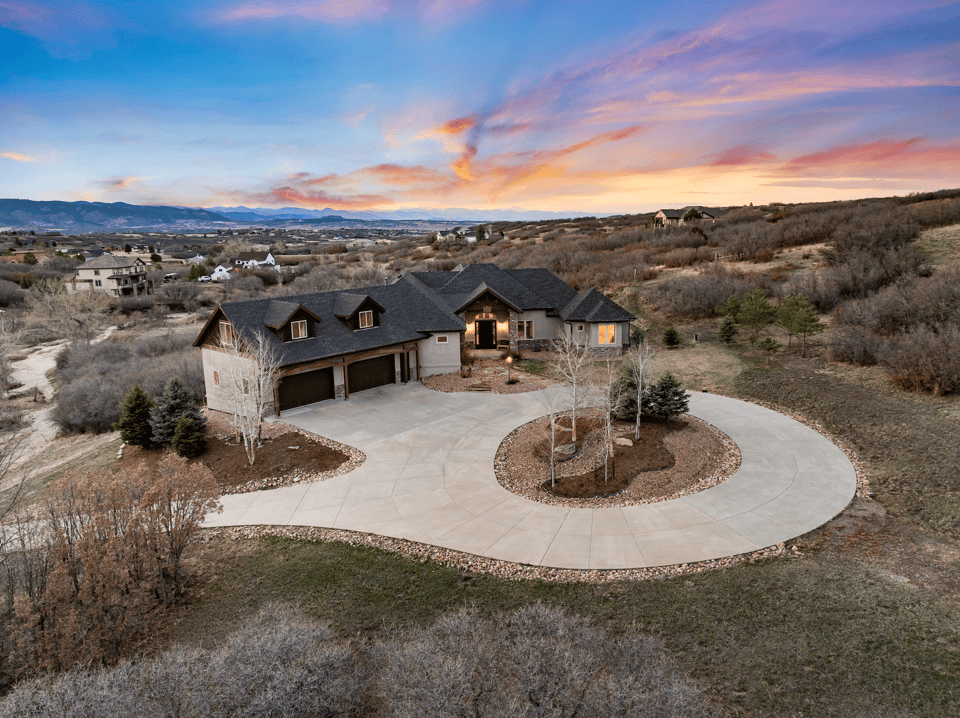 Welcome to Keene Ranch: Luxury Retreat with Views