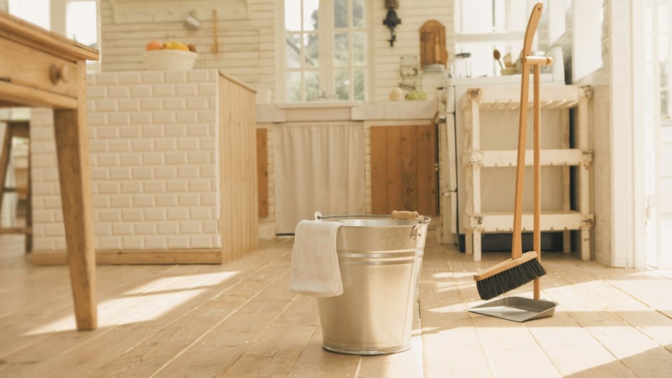 6 Tips for Successful Spring Cleaning