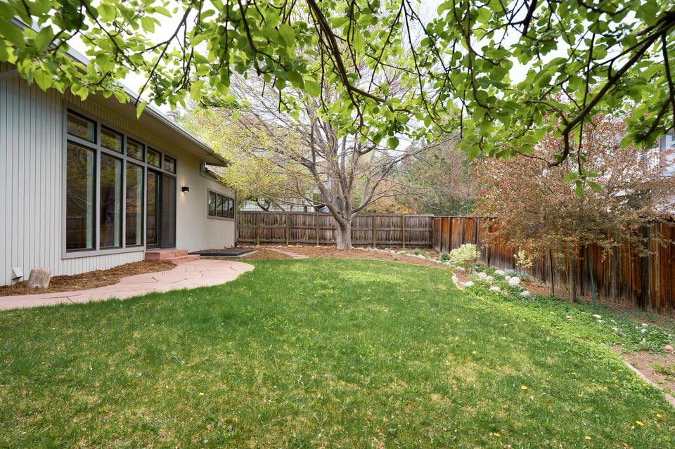 1305 Oak Court