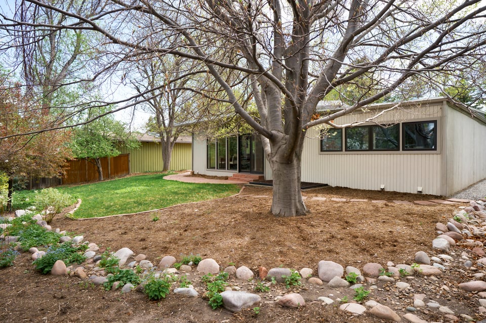 1305 Oak Court