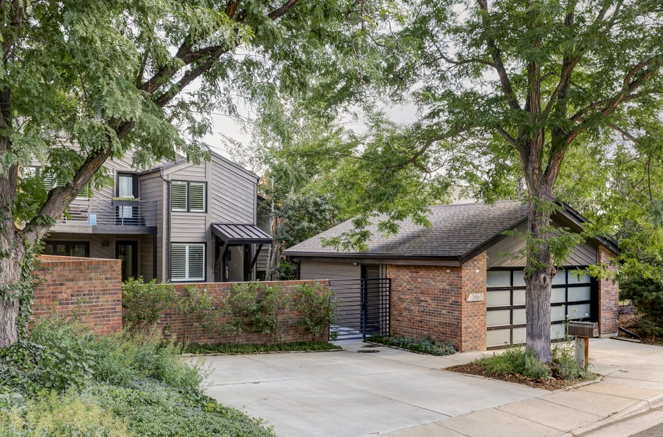 3865 Newport Lane