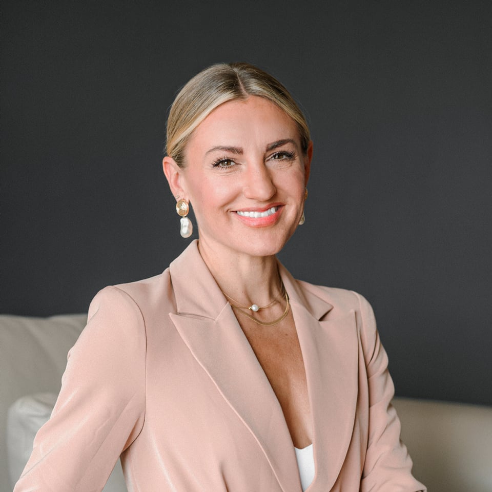 COURTNEY MARTIN photo