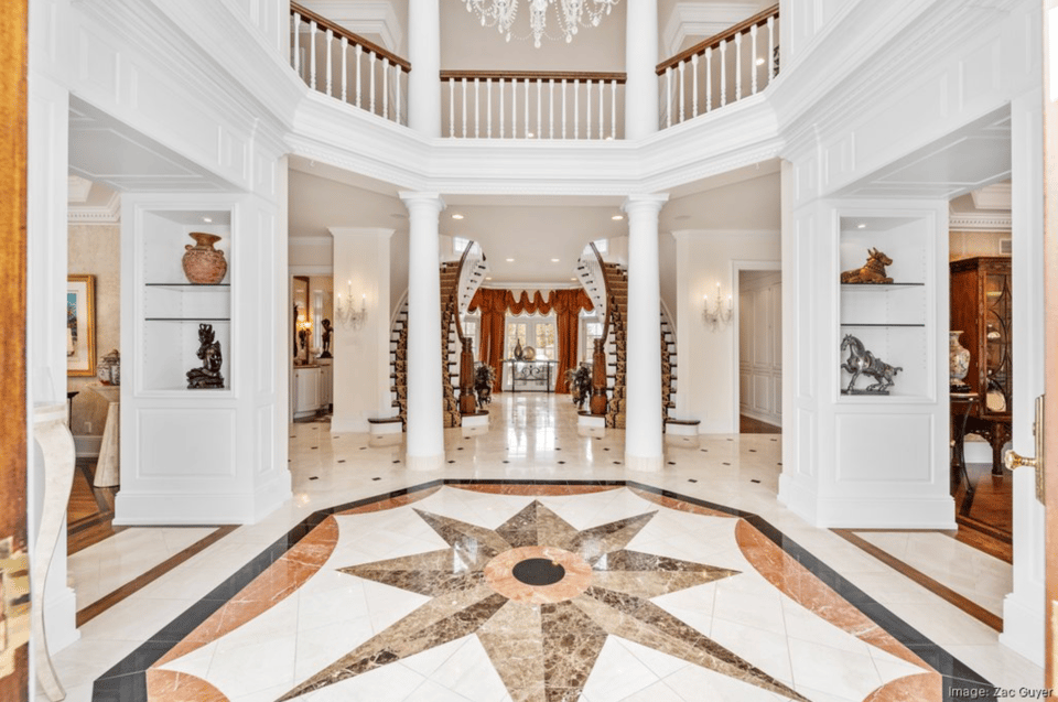 $4.5M Indian Hill mansion with accessory structure hits market in a rare opportunity