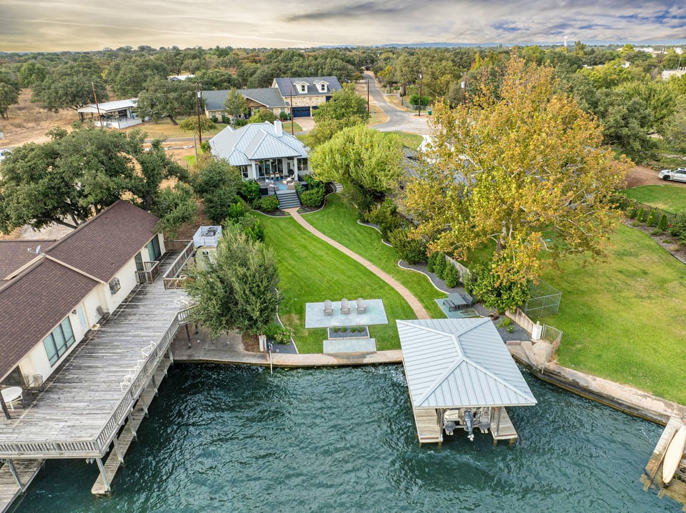 2840 Lakeview Lane | Charming 3-Bedroom Lake LBJ Retreat