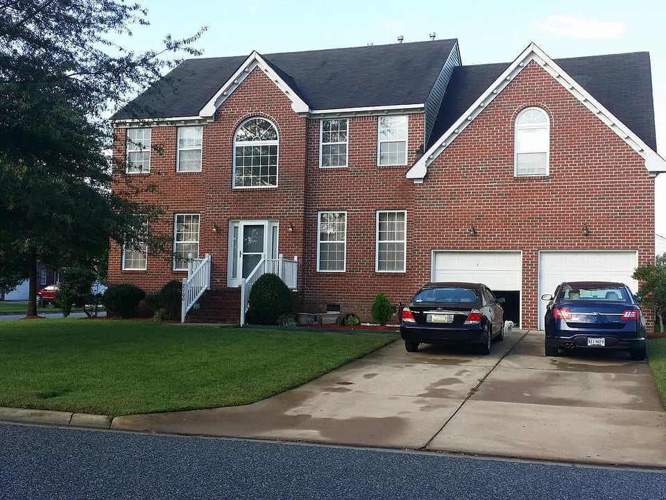 2100 Chesterfield Loop