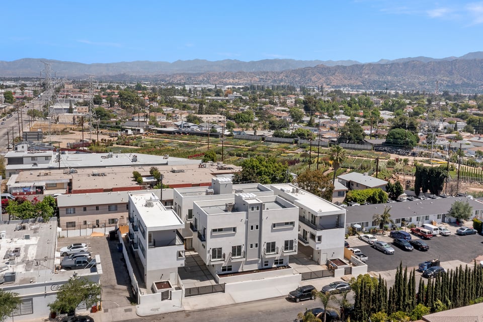 THE CALVERT XIV | Thornton & Thornton | Los Angeles Real Estate Group