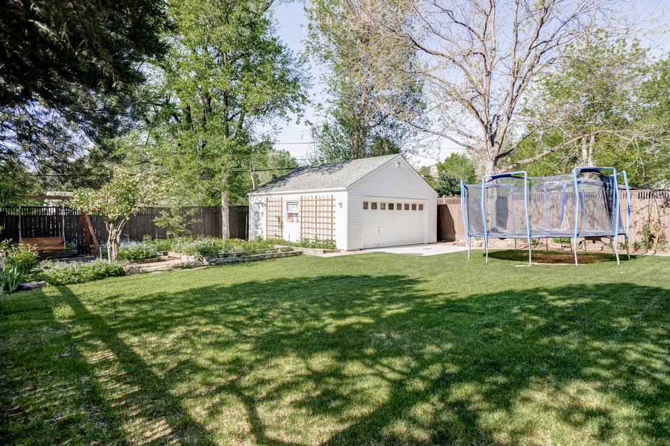 920 Hawthorn Avenue