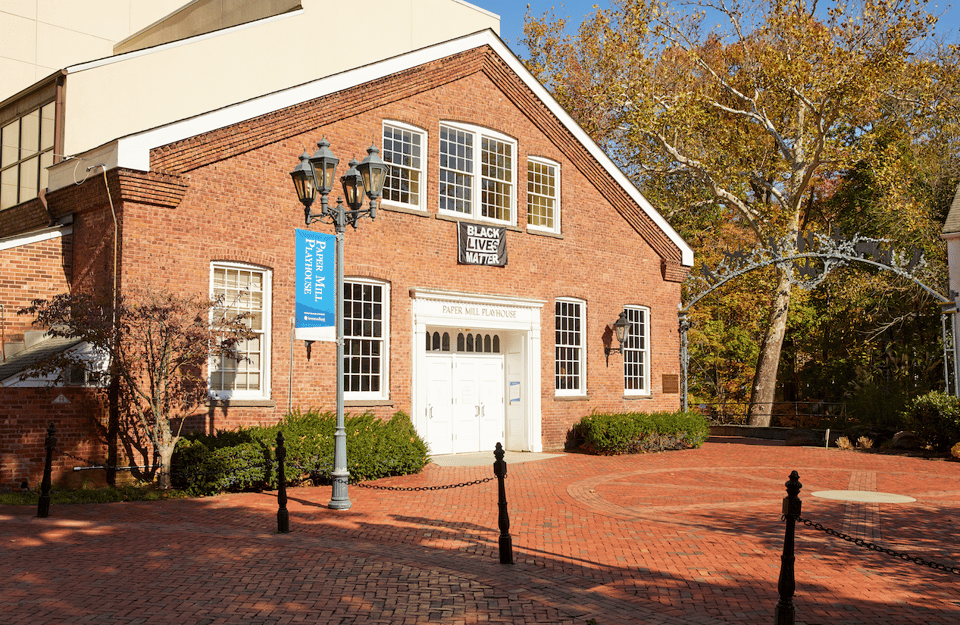 Living Near Paper Mill Playhouse in Millburn, NJ: Guide
