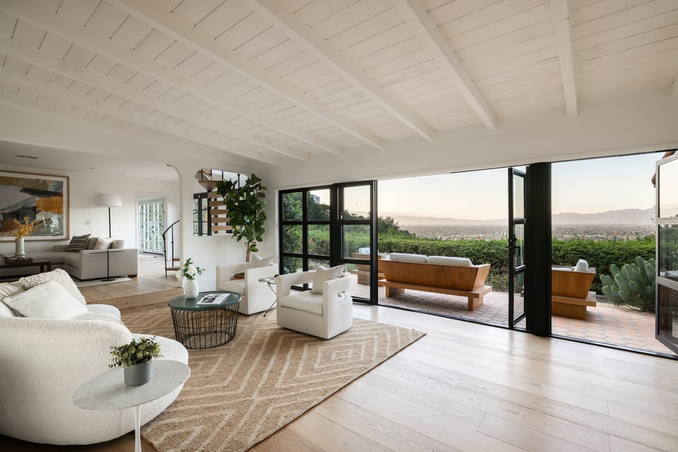 3646 Sunswept Dr, Studio City