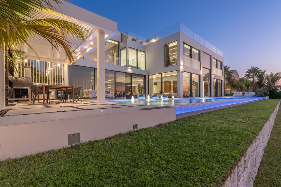 Palm Jumeirah Mansion for Sale - Luxury Beachfront Villa Dubai - Leigh ...