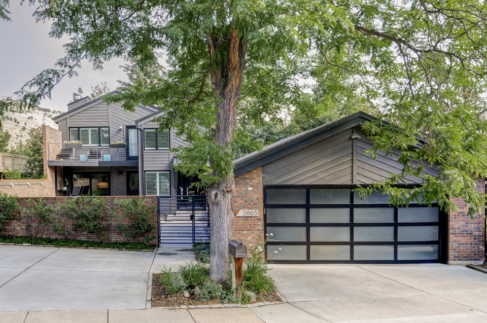 3865 Newport Lane