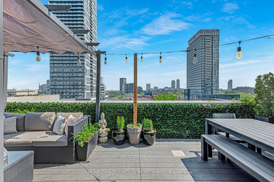 ROOFTOP PENTHOUSE LIVING | Toronto Real Estate | Penthouse Queen
