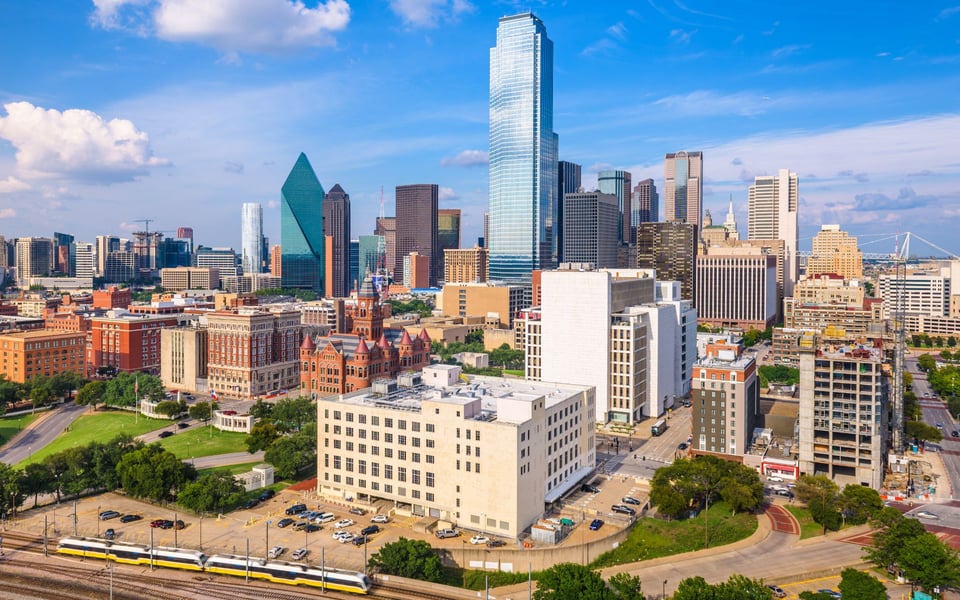 Dallas, Texas skyline and community