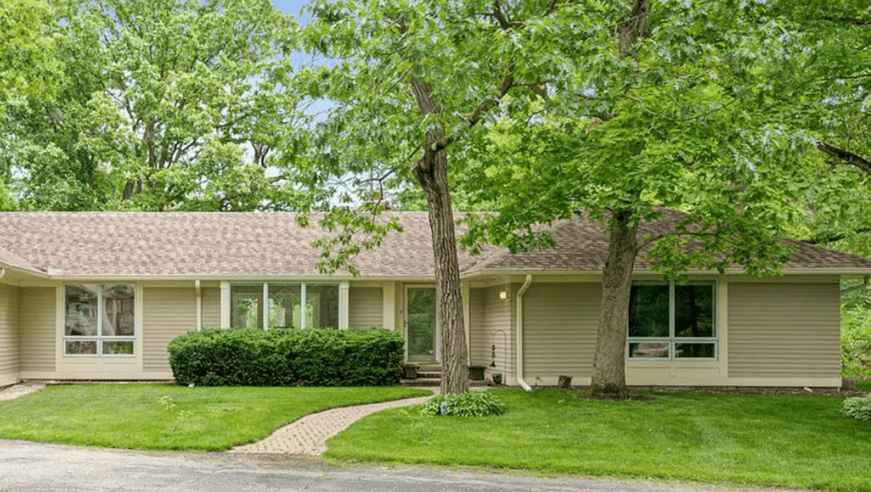 testimonial headshot