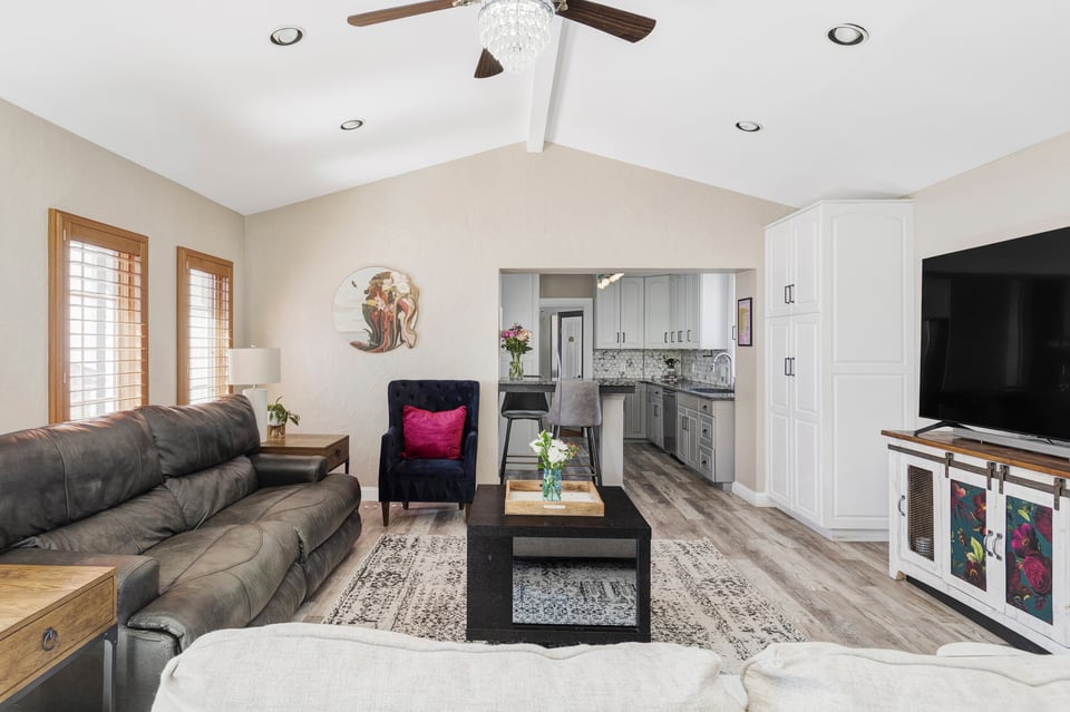 742 N Downing Street